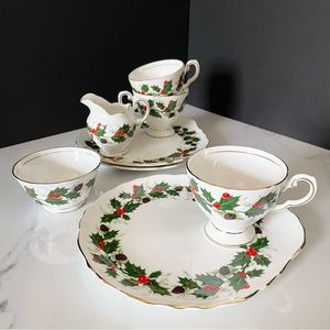 8 Piece SET of "Noel" Royal Chelsea